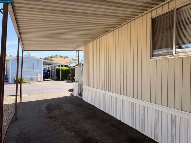 73 Donald LN, Concord, CA 94518