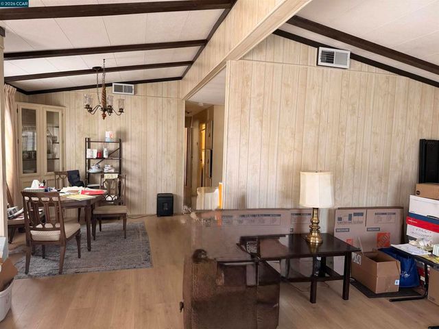 73 Donald LN, Concord, CA 94518