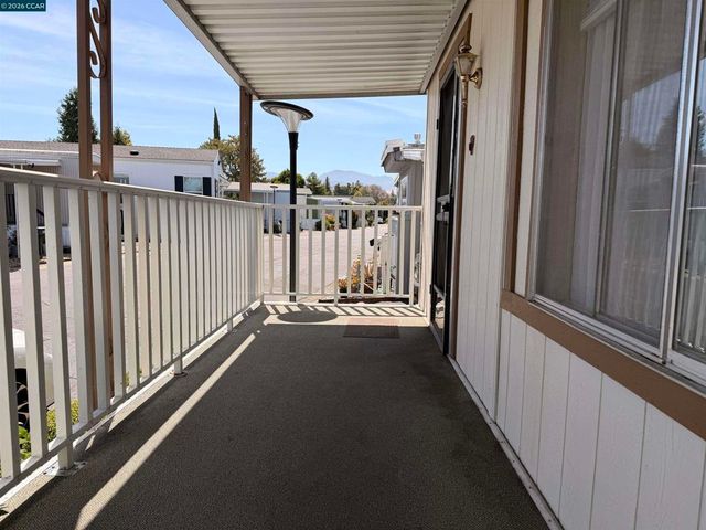 73 Donald LN, Concord, CA 94518