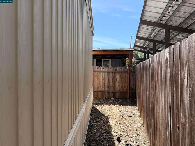 73 Donald LN, Concord, CA 94518