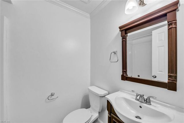 309 Middle Oaks DR, Chesapeake, VA 23322