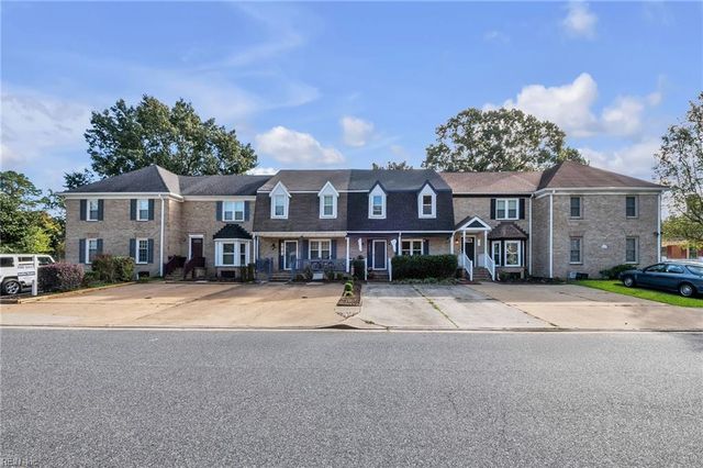 309 Middle Oaks DR, Chesapeake, VA 23322