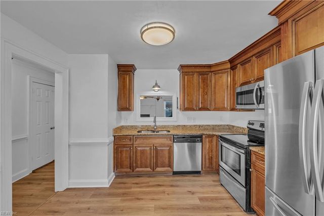 309 Middle Oaks DR, Chesapeake, VA 23322