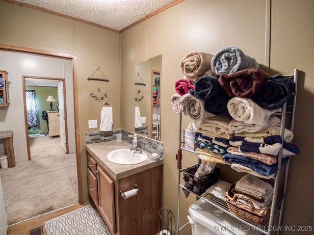 14108 Whispering Meadows Street, Kingston, OK 73439