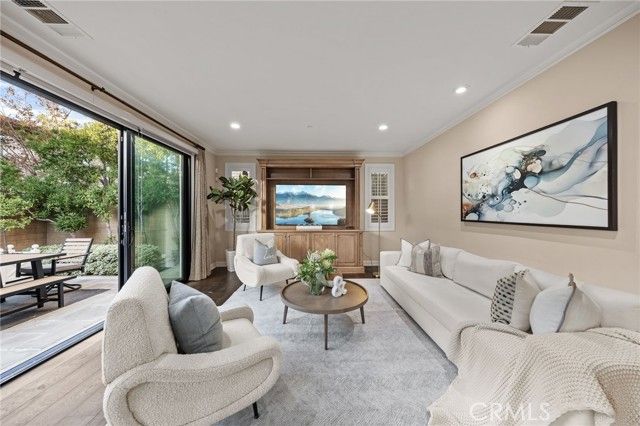 177 Compass, Irvine, CA 92618