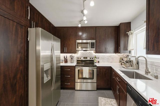 2852 Sawtelle Boulevard 12, Los Angeles, CA 90064