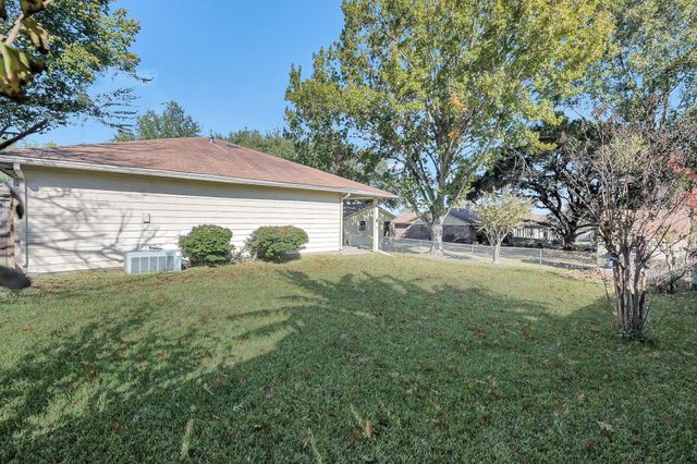 222 Lazy Lane, Montgomery, TX 77356