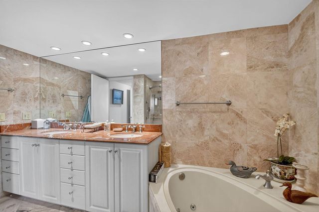 3589 S Ocean Boulevard 608, South Palm Beach, FL 33480
