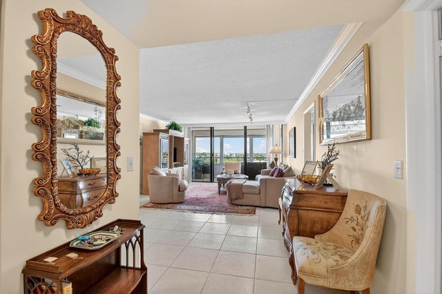 3589 S Ocean Boulevard 608, South Palm Beach, FL 33480