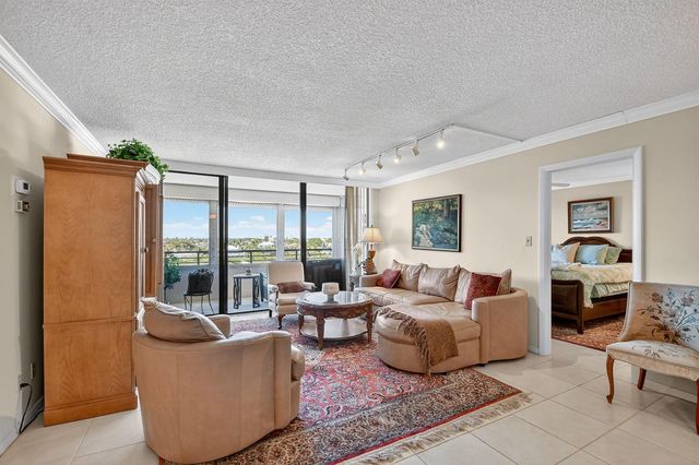 3589 S Ocean Boulevard 608, South Palm Beach, FL 33480