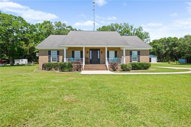 6141 Ranch Road E, Grand Bay, AL 36541