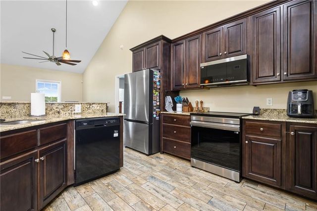 6141 Ranch Road E, Grand Bay, AL 36541