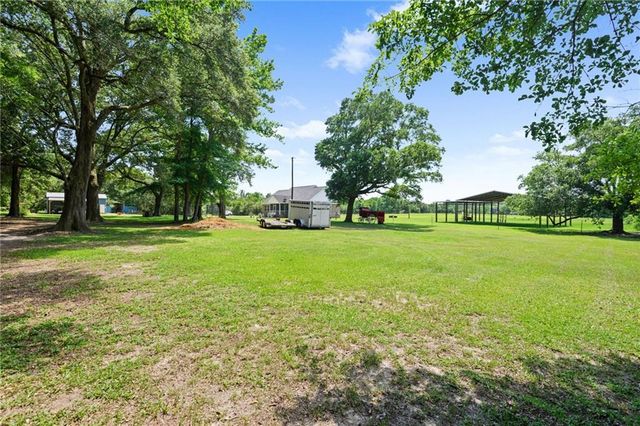 6141 Ranch Road E, Grand Bay, AL 36541