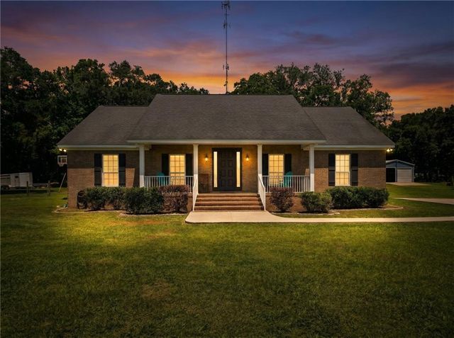 6141 Ranch Road E, Grand Bay, AL 36541