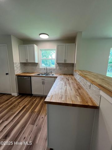 711 Smith Lane, Bolton, NC 28423