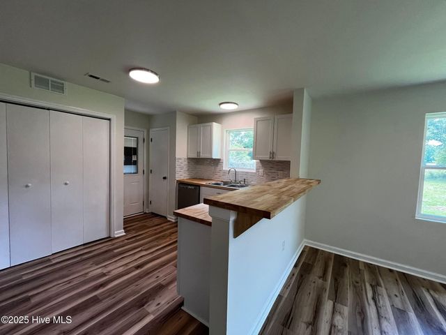 711 Smith Lane, Bolton, NC 28423