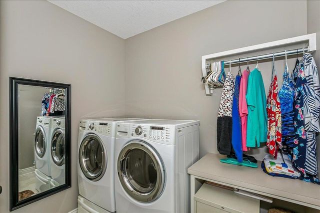 6537 W Collina St, Wichita, KS 67205