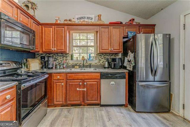 156 DOGWOOD GLEN Drive, Aragon, GA 30104