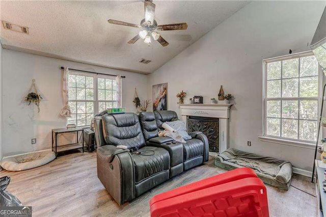 156 DOGWOOD GLEN Drive, Aragon, GA 30104