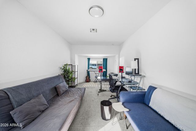 7811 W OREGON Avenue, Glendale, AZ 85303