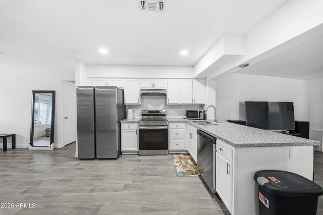 7811 W OREGON Avenue, Glendale, AZ 85303