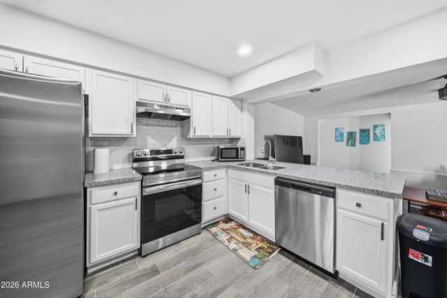 7811 W OREGON Avenue, Glendale, AZ 85303