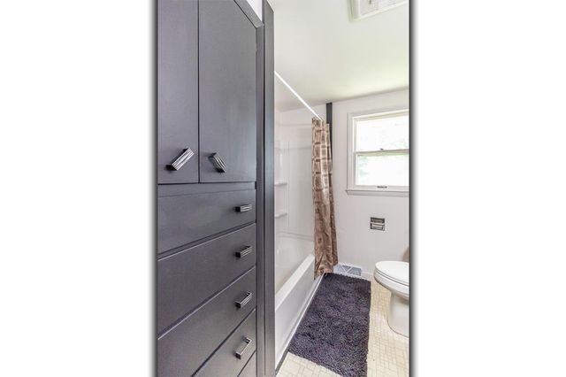 527 E WILSON AVENUE, Appleton, WI 54915