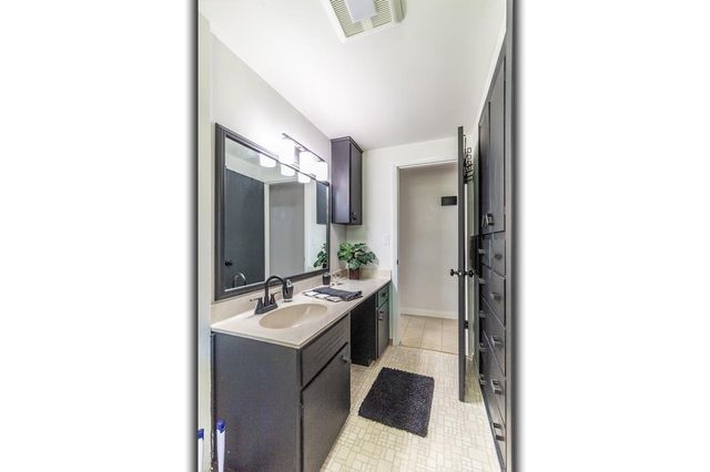 527 E WILSON AVENUE, Appleton, WI 54915