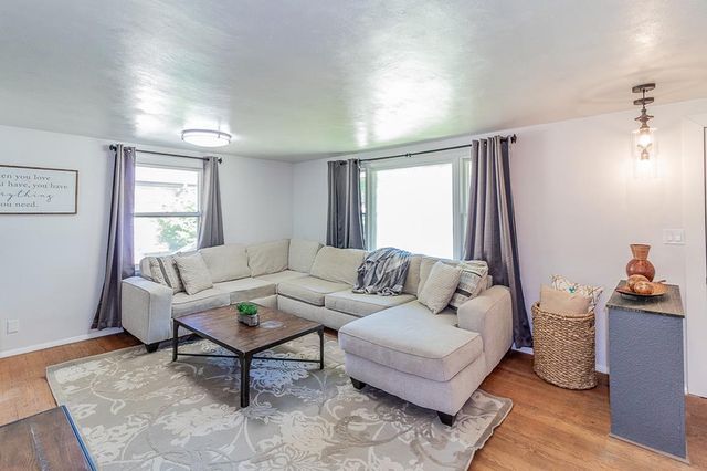 527 E WILSON AVENUE, Appleton, WI 54915