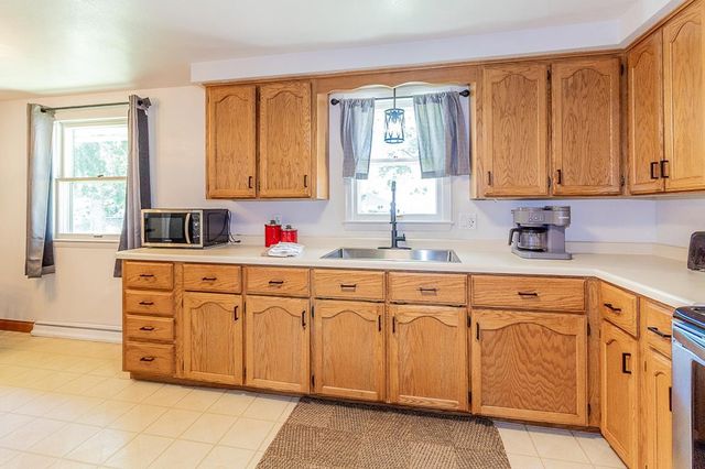 527 E WILSON AVENUE, Appleton, WI 54915