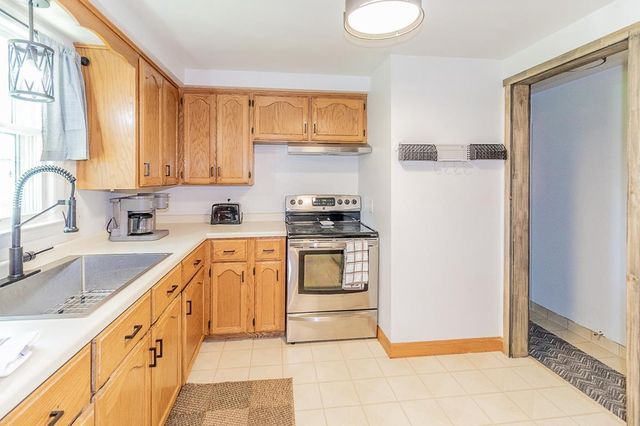 527 E WILSON AVENUE, Appleton, WI 54915