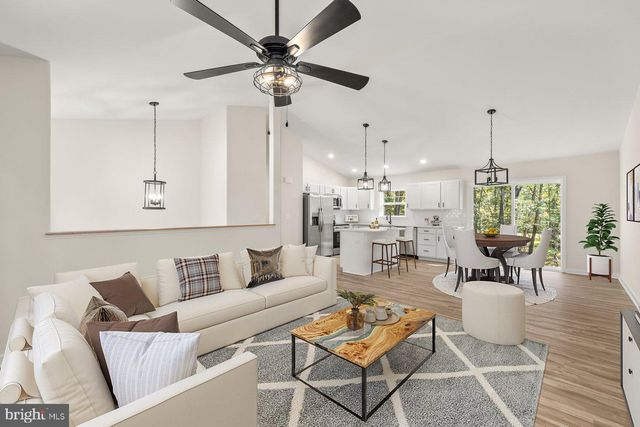 425 LAKE CAROLINE DR, Ruther Glen, VA 22546