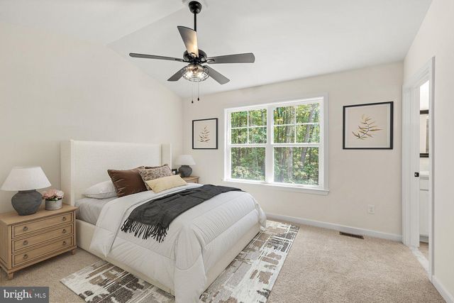 425 LAKE CAROLINE DR, Ruther Glen, VA 22546