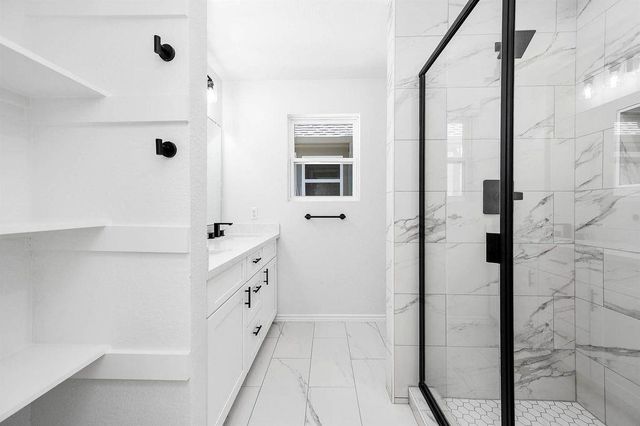 2018 Hampton A Street A, Houston, TX 77088