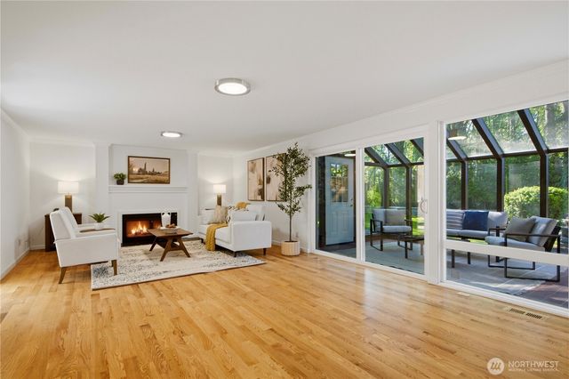 14213 SE 45th Place, Bellevue, WA 98006