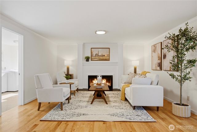 14213 SE 45th Place, Bellevue, WA 98006