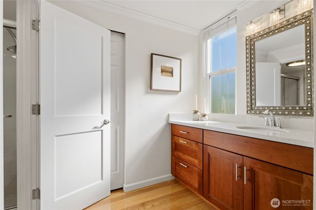 14213 SE 45th Place, Bellevue, WA 98006