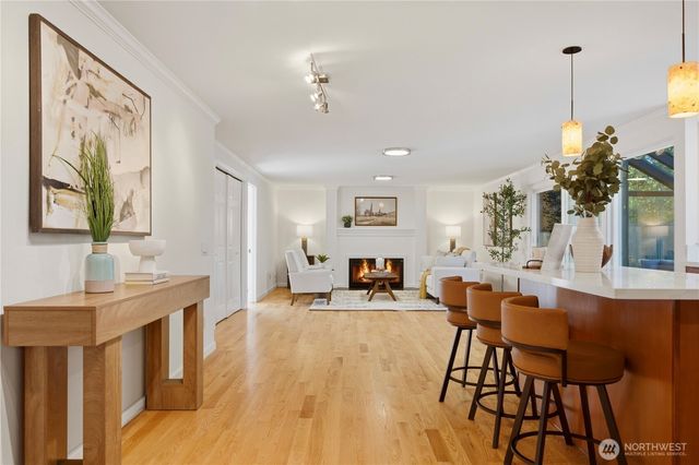 14213 SE 45th Place, Bellevue, WA 98006