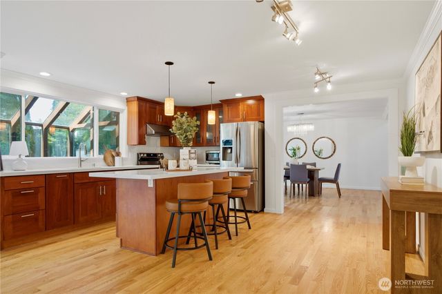 14213 SE 45th Place, Bellevue, WA 98006