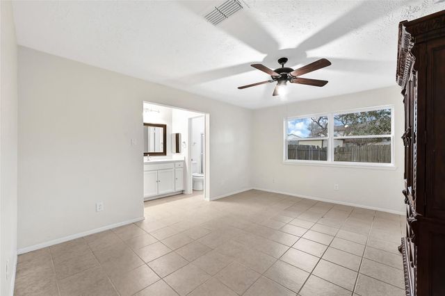 10123 Kent Towne Lane, Sugar Land, TX 77498