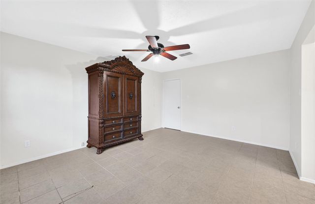 10123 Kent Towne Lane, Sugar Land, TX 77498