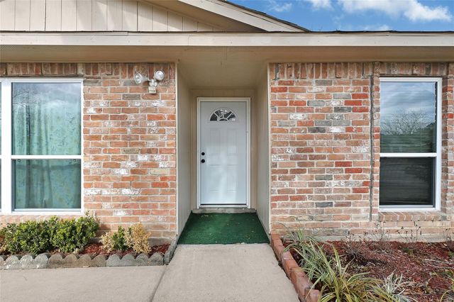 10123 Kent Towne Lane, Sugar Land, TX 77498