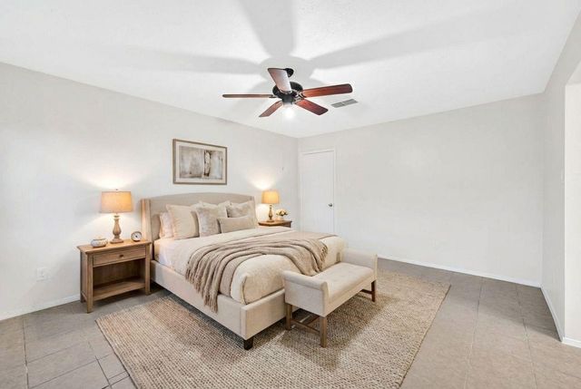 10123 Kent Towne Lane, Sugar Land, TX 77498