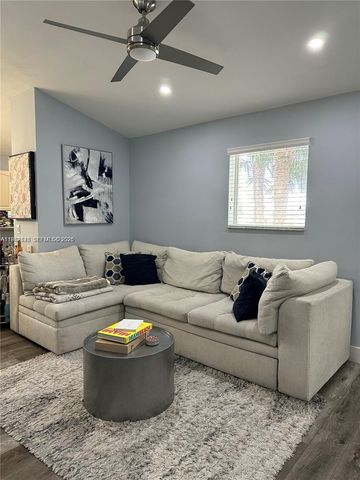 2298 NW 78th Ave 201, Pembroke Pines, FL 33024