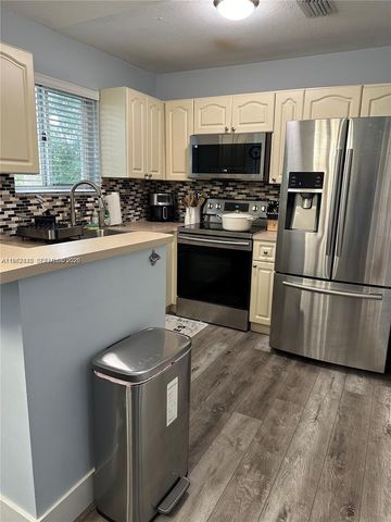 2298 NW 78th Ave 201, Pembroke Pines, FL 33024