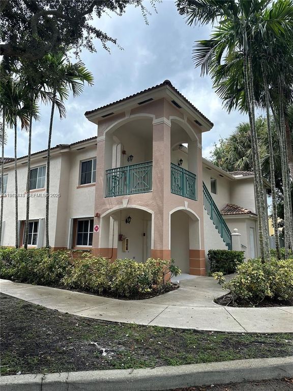 2298 NW 78th Ave 201, Pembroke Pines, FL 33024