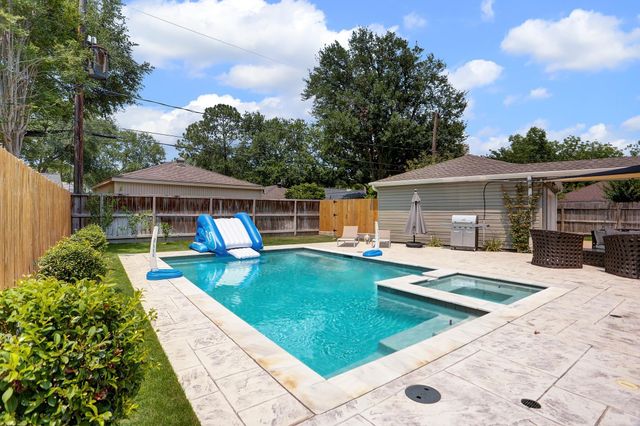 12506 Kingsride Lane, Houston, TX 77024