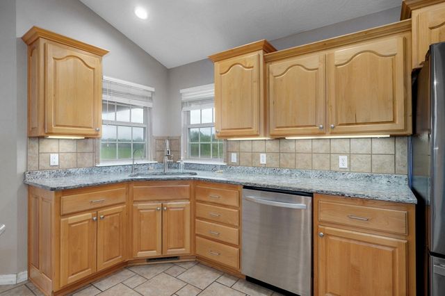 3582 N Thistlewood Court, Springfield, MO 65803