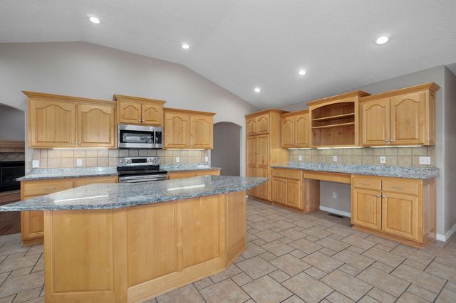 3582 N Thistlewood Court, Springfield, MO 65803