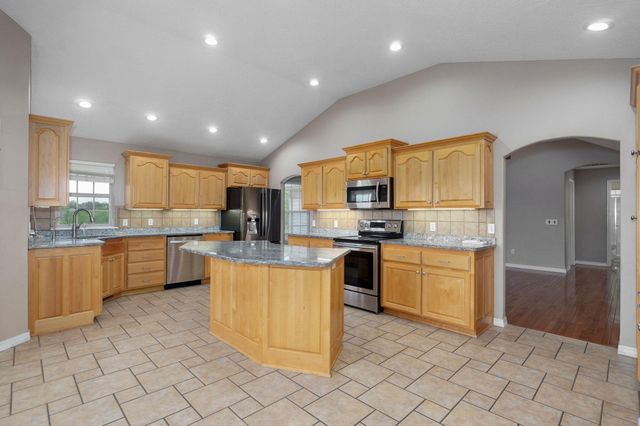 3582 N Thistlewood Court, Springfield, MO 65803